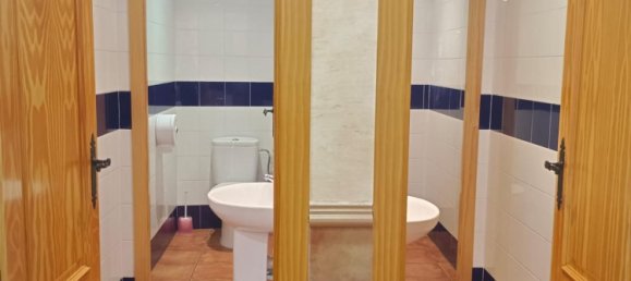 176m² Commercial property in Zaragoza, Spain No. 66772 12