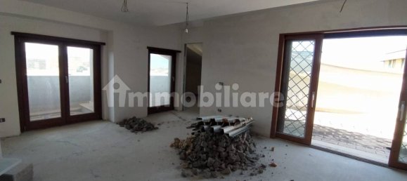 3 Schlafzimmer Penthouse in Frosinone, Italy, Nr. 342553 3