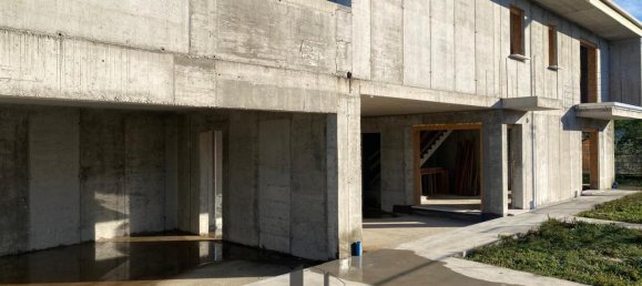 4 rooms House in Resana, Italy No. 128506 31