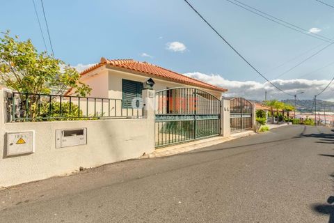 2 غرف نوم منزل في Camara de Lobos, Portugal رقم 351459