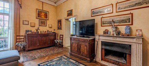 2 bedrooms Apartment in Genoa, Italy No. 36608 2