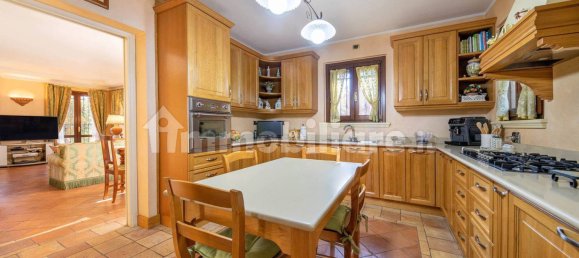4 bedrooms Villa in Perugia, Italy No. 68582 15