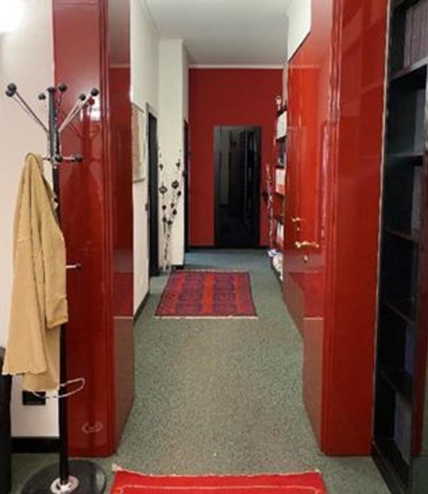 Oficina en Milan, Italy 64 m² No. 248222