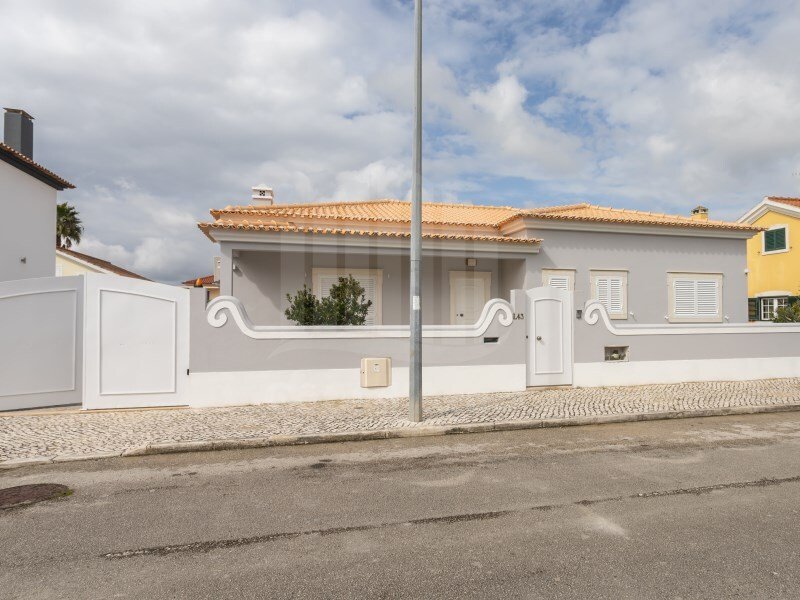 3 bedrooms Villa in Setubal, Portugal No. 103065