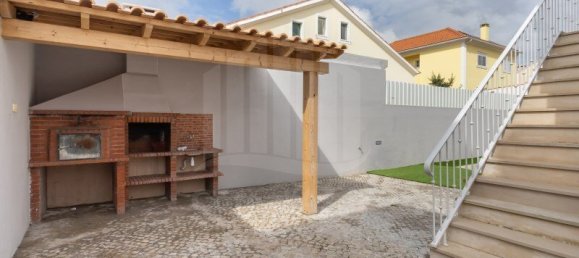 3 bedrooms Villa in Setubal, Portugal No. 103065 2