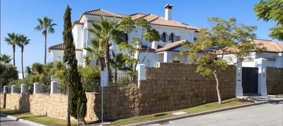 6 bedrooms House in Malaga, Spain No. 35144 4