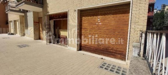 5-salle Propriété commerciale à Rome, Italy No. 258281 3