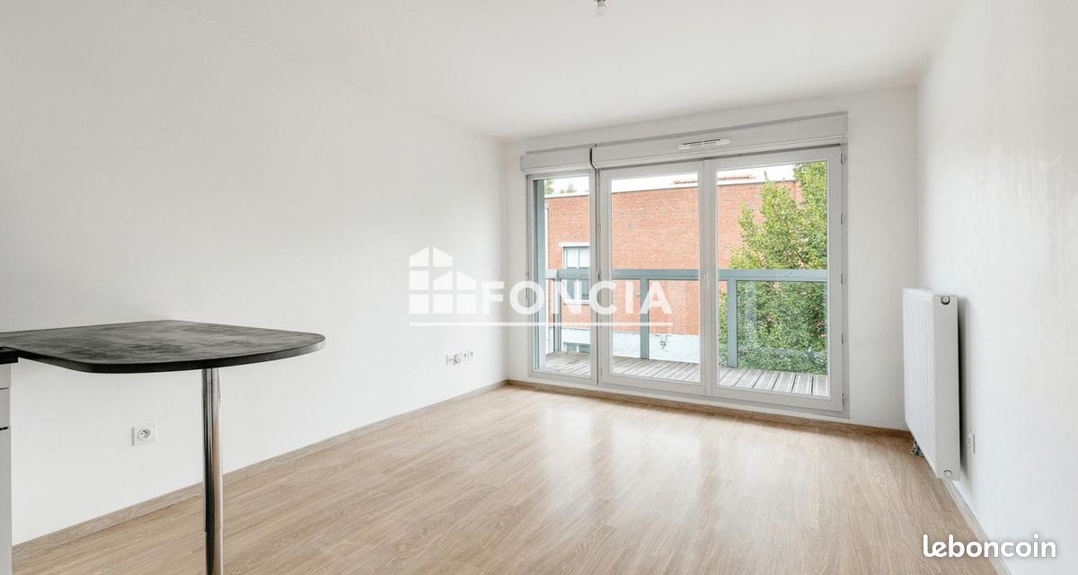 2 bedrooms Apartment in Roubaix, France No. 332879