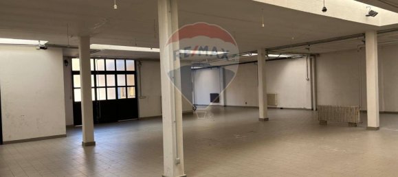 Дом с 6 комнатами в Бусто Арсицио, Италия № 262461 42