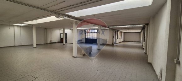 Дом с 6 комнатами в Бусто Арсицио, Италия № 262461 2