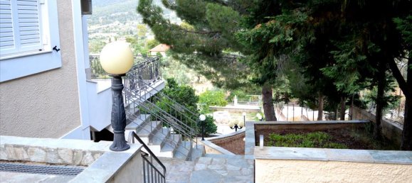 6 bedrooms Villa in Loutraki, Greece No. 7132 3