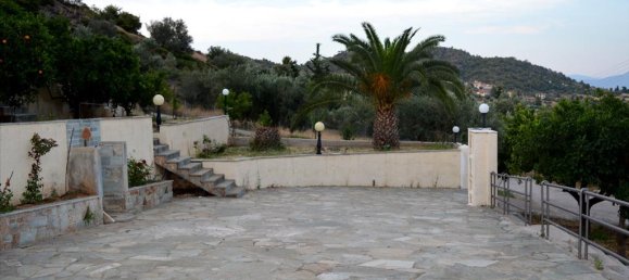 6 bedrooms Villa in Loutraki, Greece No. 7132 6