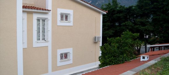 6 bedrooms Villa in Loutraki, Greece No. 7132 2