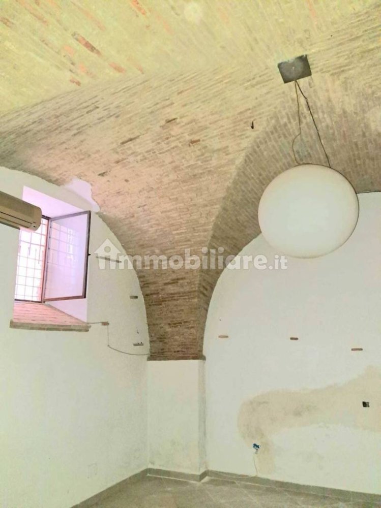 5-salle Propriété commerciale à Lanciano, Italy No. 330007