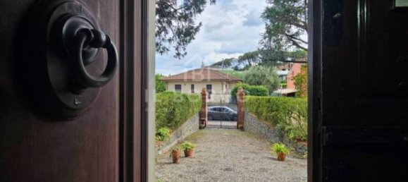 Villa de 5 dormitorios en Uzzano, Italy No. 294794 39