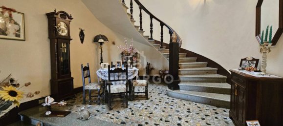 Villa de 5 dormitorios en Uzzano, Italy No. 294794 24
