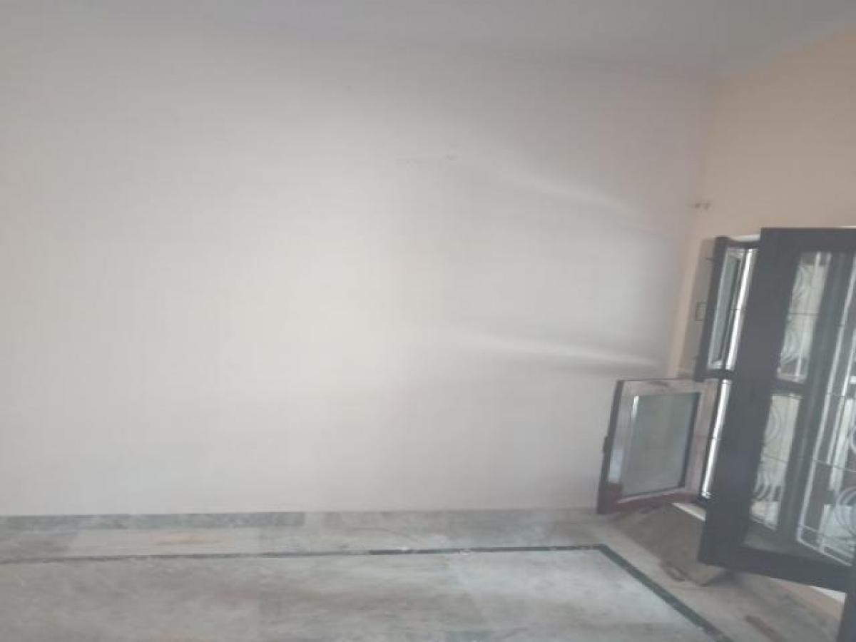 3 bedrooms House in Ghaziabad, India No. 3071