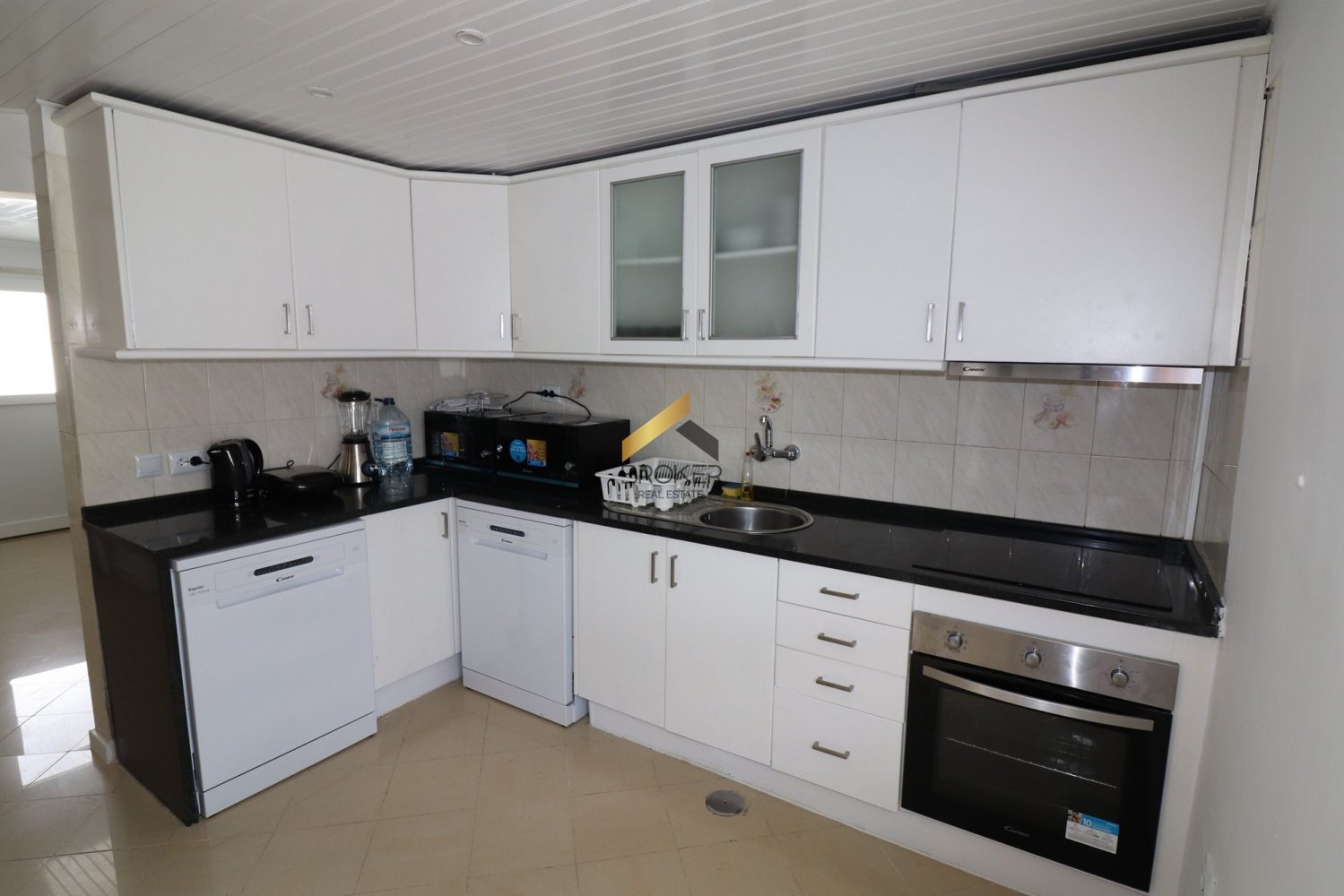 9 bedrooms Villa in Lisbon, Portugal No. 250691