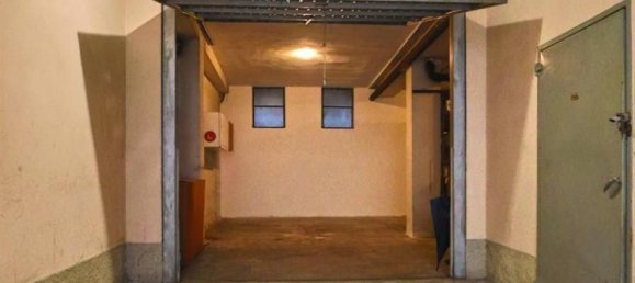 Garage à Lissone, Italy 70m² No. 337653 3