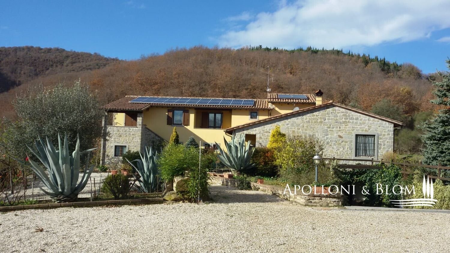 9 bedrooms Villa in Lisciano Niccone, Italy No. 52827