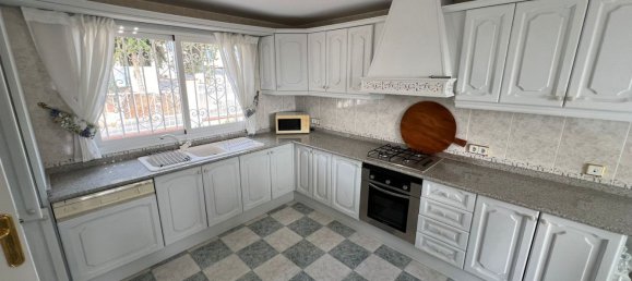 4 bedrooms Villa in Mijas, Spain No. 135362 9