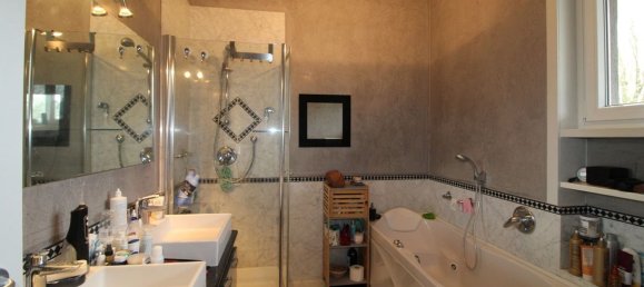 3-salle Appartement à Montorfano, Italy No. 207797 30