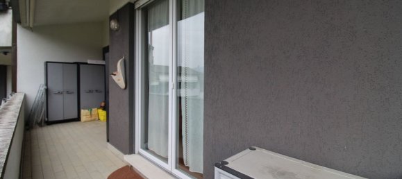 3-salle Appartement à Montorfano, Italy No. 207797 28