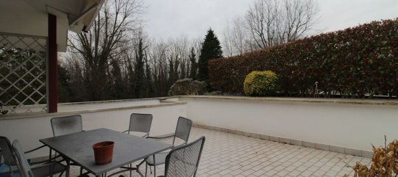 3-salle Appartement à Montorfano, Italy No. 207797 27