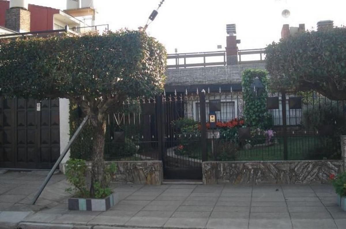 Дом с 2 спальнями в Bermudez, Аргентина № 18758