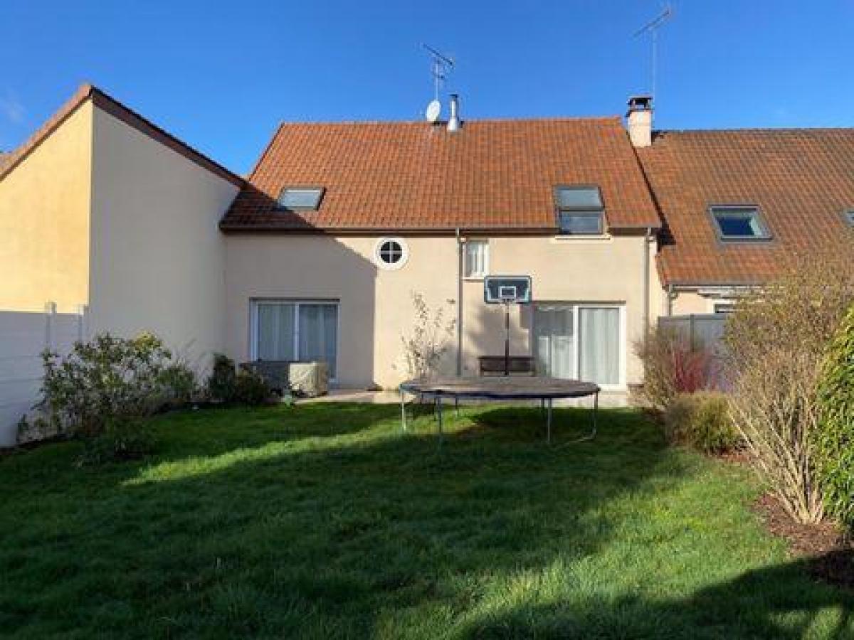 4 bedrooms House in Le Mans, France No. 26470