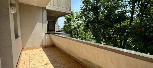 Apartamento de 3 habitaciónes en Dalmine, Italy No. 185165 5