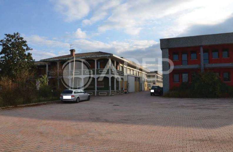 Edifício em San Giorgio delle Pertiche, Italy 2534 m² N.º 322343