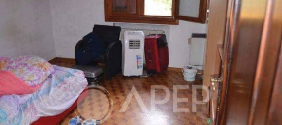 Edifício em San Giorgio delle Pertiche, Italy 2534 m² N.º 322343 49