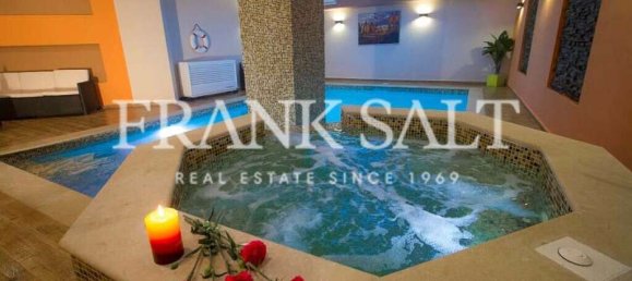 7 bedrooms Villa in Swieqi, Malta No. 8050 19