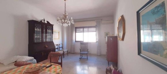 4 rooms Apartment in Taranto, Italy No. 21144 2