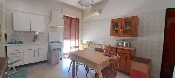 4 rooms Apartment in Taranto, Italy No. 21144 8