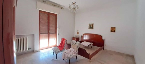 4 rooms Apartment in Taranto, Italy No. 21144 6