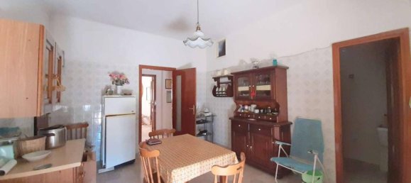 4 rooms Apartment in Taranto, Italy No. 21144 9