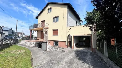 12-Zimmer Bungalow in Leonding, Austria, Nr. 215385