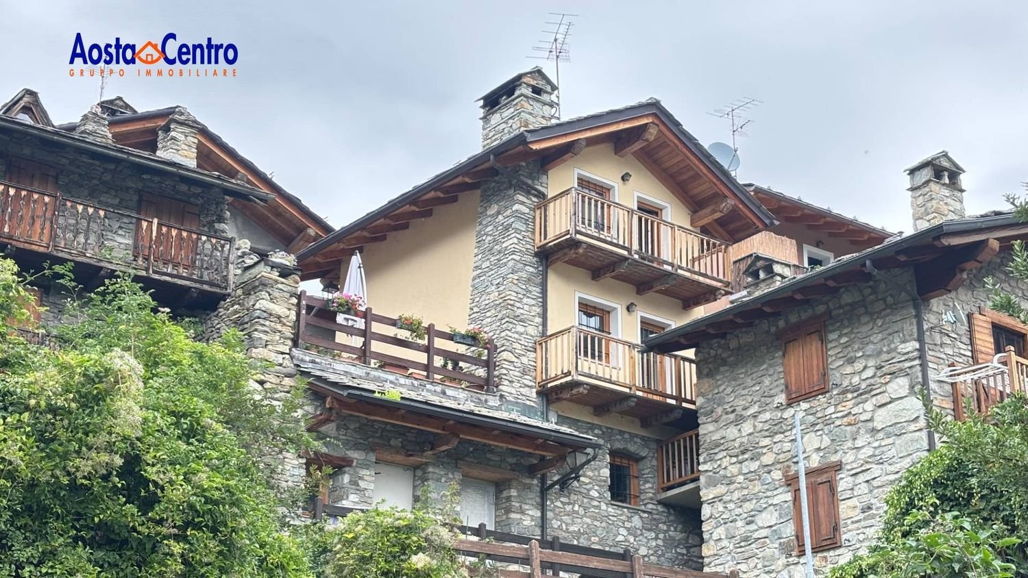 3 bedrooms House in Roisan, Italy No. 393343