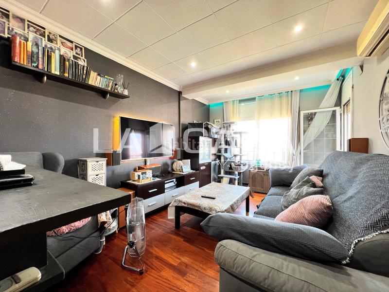 Apartamento de 3 dormitorios en Barcelona, Spain No. 149693