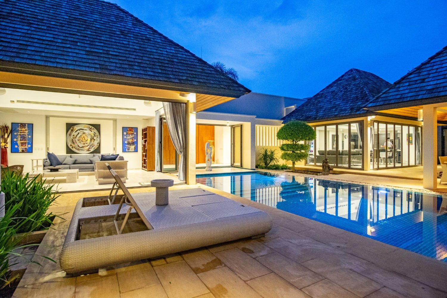 4 bedrooms Villa in Phuket, Thailand No. 5930