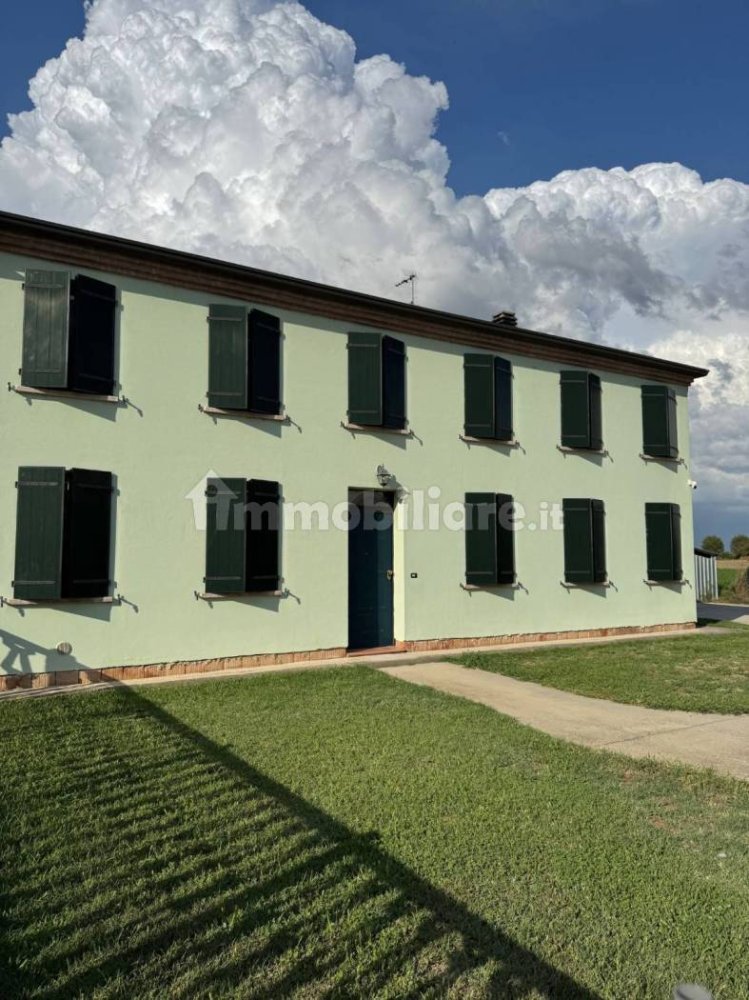 4 bedrooms House in Melara, Italy No. 351103