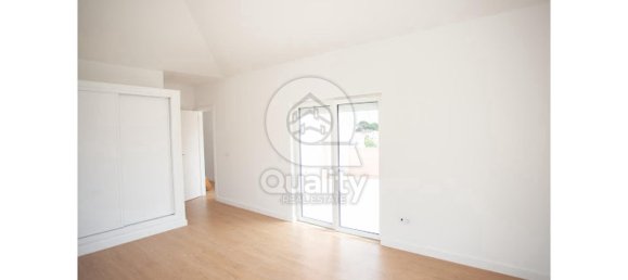 3 bedrooms House in Almada, Portugal No. 141912 3