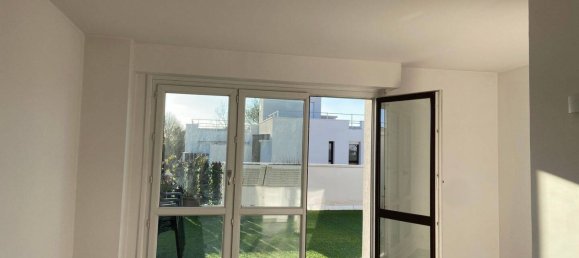 3 Schlafzimmer Wohnung in Evry, France, Nr. 334493 5