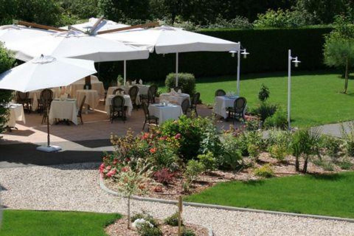 595m² Office in Briare, France No. 18311