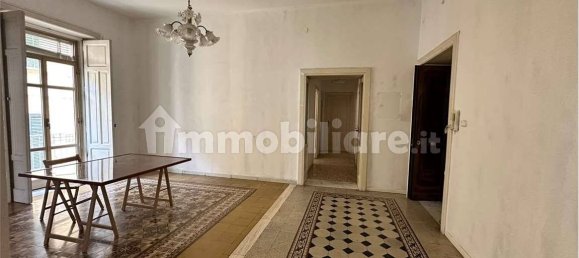 5 rooms Apartment in Salerno, Italy No. 342596 3