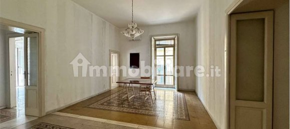 5 rooms Apartment in Salerno, Italy No. 342596 2