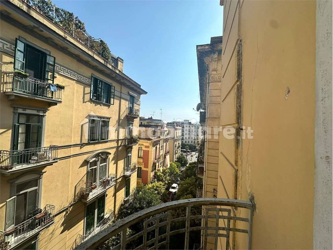 5 rooms Apartment in Salerno, Italy No. 342596