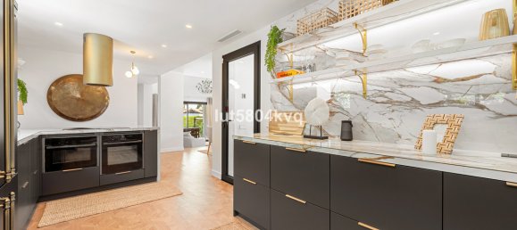 4 bedrooms Villa in Marbella, Spain No. 253061 10